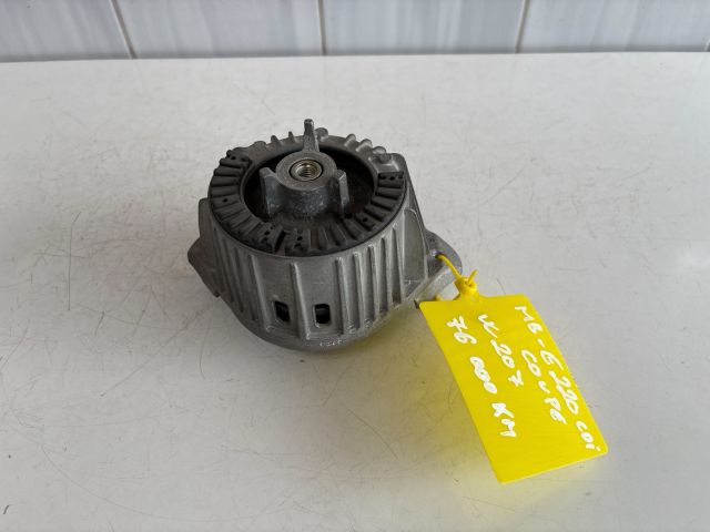 bontott MERCEDES-BENZ E-CLASS Motor Tartó Bak Bal