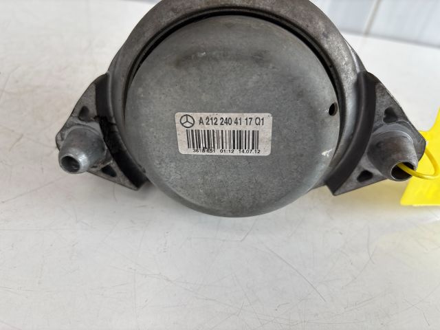 bontott MERCEDES-BENZ E-CLASS Motor Tartó Bak Jobb