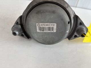 bontott MERCEDES-BENZ E-CLASS Motor Tartó Bak Jobb
