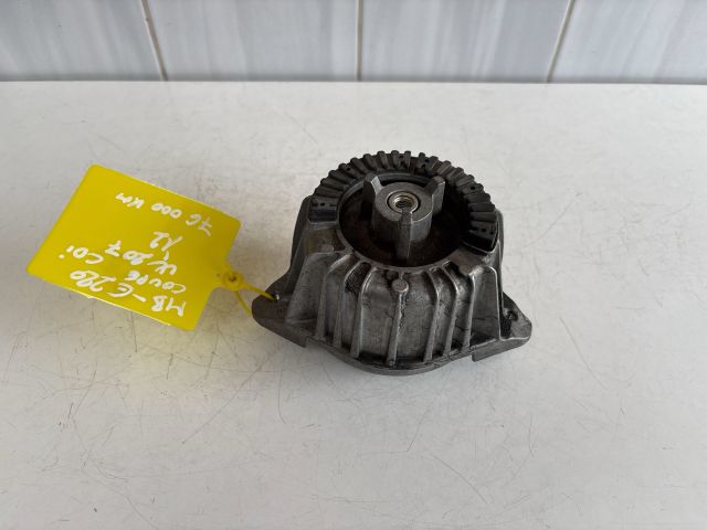 bontott MERCEDES-BENZ E-CLASS Motor Tartó Bak Jobb