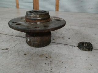 bontott MERCEDES-BENZ E-CLASS Bal első Kerékagy