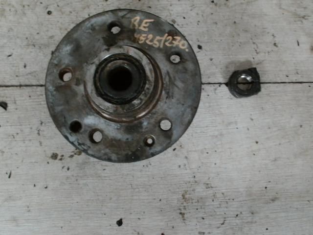 bontott MERCEDES-BENZ E-CLASS Bal első Kerékagy