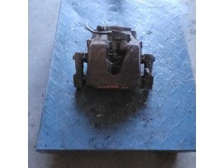 bontott MERCEDES-BENZ E-CLASS Jobb első Féknyereg Munkahengerrel