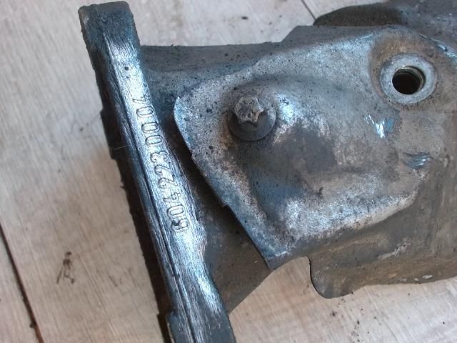 bontott MERCEDES-BENZ E-CLASS Motor Tartó Bak (Fém)