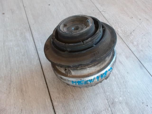 bontott MERCEDES-BENZ E-CLASS Motor Tartó Bak Jobb