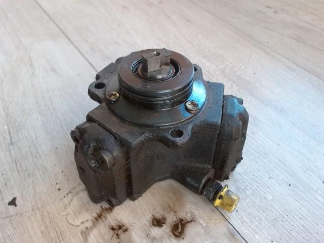 bontott MERCEDES-BENZ E-CLASS Nagynyomású Szivattyú