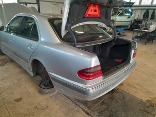 bontott MERCEDES-BENZ E-CLASS Tanksapka