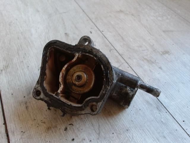 bontott MERCEDES-BENZ E-CLASS Termosztátház