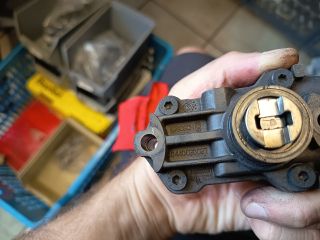 bontott MERCEDES-BENZ E-CLASS Üzemanyag Szivattyú