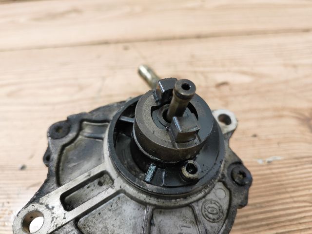 bontott MERCEDES-BENZ E-CLASS Vákumpumpa