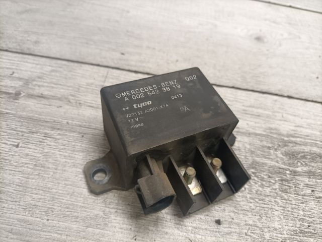 bontott MERCEDES-BENZ E-CLASS Akkumulátor Relé