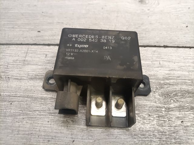 bontott MERCEDES-BENZ E-CLASS Akkumulátor Relé