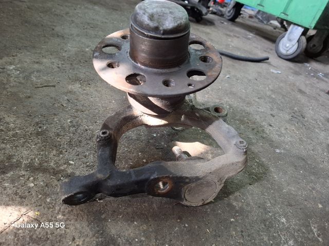 bontott MERCEDES-BENZ E-CLASS Bal első Csonkállvány Kerékaggyal