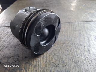 bontott MERCEDES-BENZ E-CLASS Dugattyú és Hajtókar