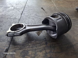 bontott MERCEDES-BENZ E-CLASS Dugattyú és Hajtókar