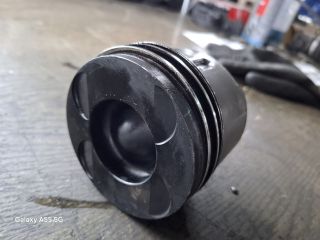 bontott MERCEDES-BENZ E-CLASS Dugattyú és Hajtókar