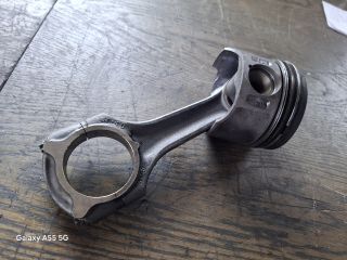 bontott MERCEDES-BENZ E-CLASS Dugattyú és Hajtókar