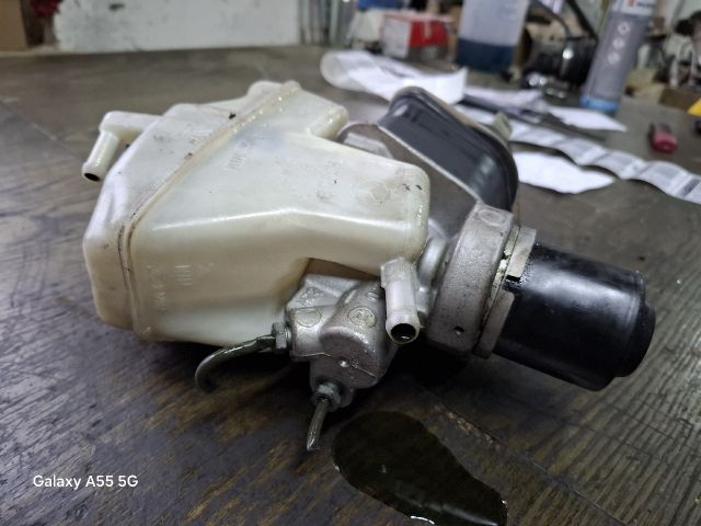 bontott MERCEDES-BENZ E-CLASS Főfékhenger