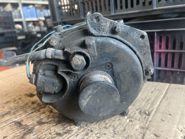 bontott MERCEDES-BENZ E-CLASS Generátor