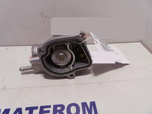 bontott MERCEDES-BENZ E-CLASS Hengerfej Vízkivezető