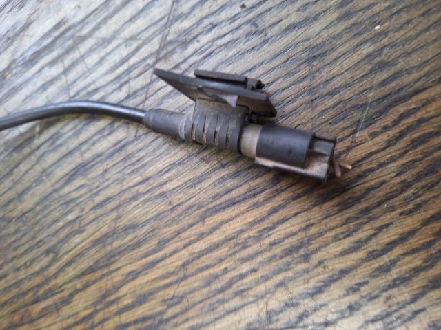 bontott MERCEDES-BENZ E-CLASS Jobb első Féknyereg Munkahengerrel