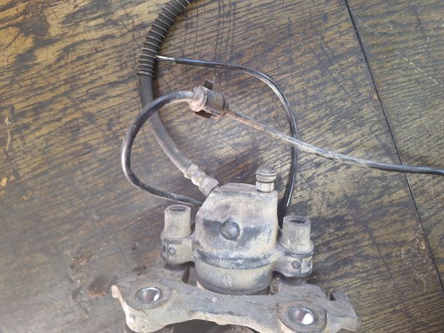 bontott MERCEDES-BENZ E-CLASS Jobb hátsó Féknyereg Munkahengerrel