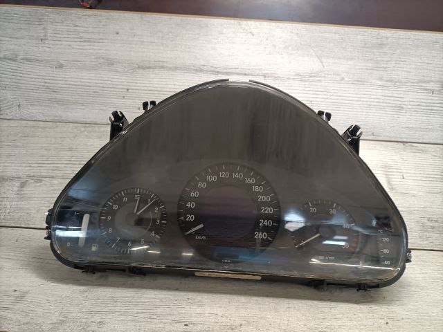 bontott MERCEDES-BENZ E-CLASS Kilométeróra