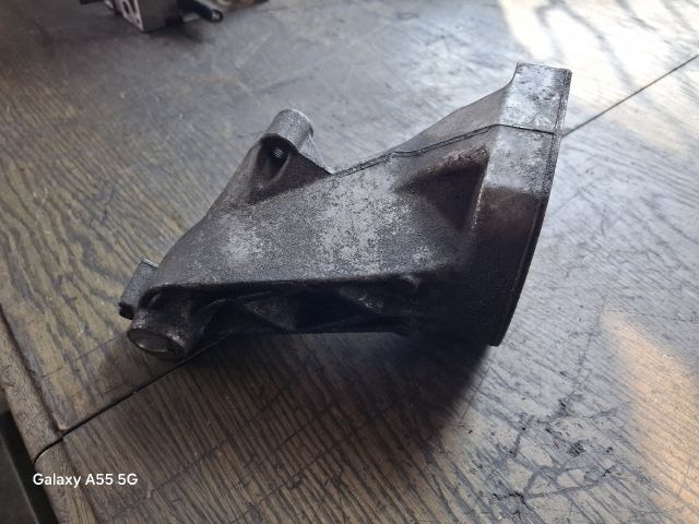 bontott MERCEDES-BENZ E-CLASS Motor Tartó Bak (Fém)