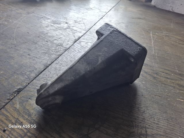 bontott MERCEDES-BENZ E-CLASS Motor Tartó Bak (Fém)