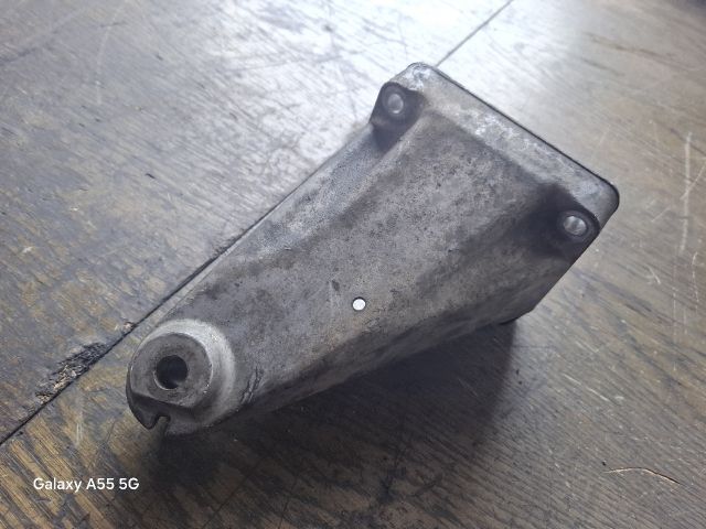 bontott MERCEDES-BENZ E-CLASS Motor Tartó Bak (Fém)