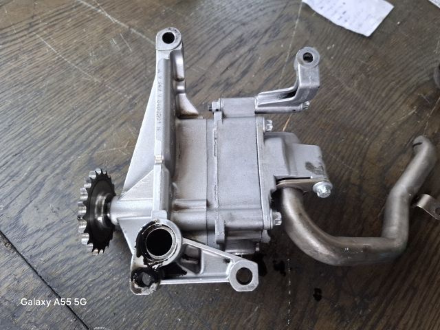 bontott MERCEDES-BENZ E-CLASS Olajszivattyú