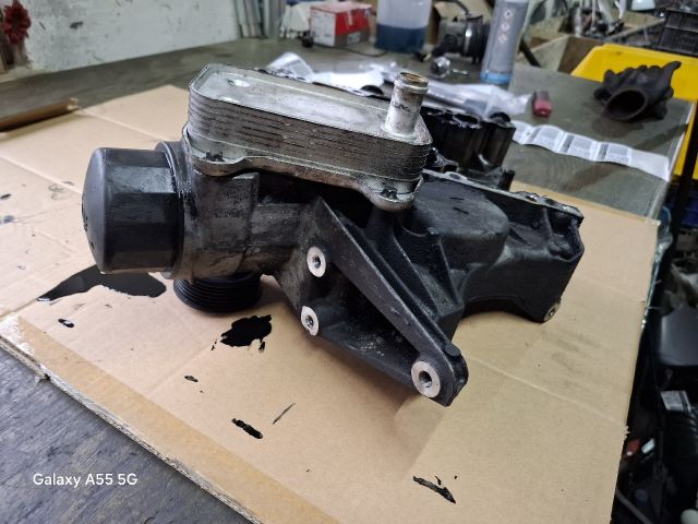 bontott MERCEDES-BENZ E-CLASS Olajszűrő Ház