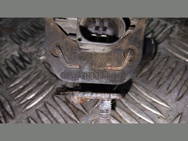 bontott MERCEDES-BENZ E-CLASS Vízpumpa