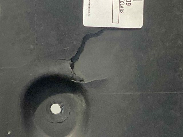 bontott MERCEDES-BENZ E-CLASS Alsó Motorburkolat