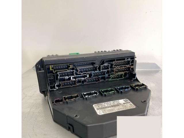 bontott MERCEDES-BENZ E-CLASS Biztosítéktábla Motortér