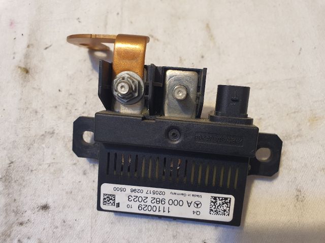 bontott MERCEDES-BENZ E-CLASS Akkumulátor Relé