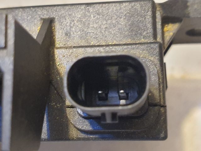 bontott MERCEDES-BENZ E-CLASS Akkumulátor Relé