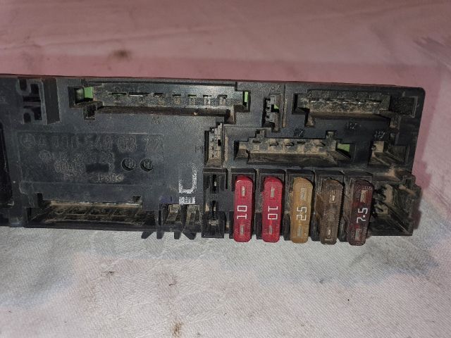 bontott MERCEDES-BENZ E-CLASS Biztosítéktábla Motortér