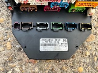 bontott MERCEDES-BENZ E-CLASS Biztosítéktábla Motortér