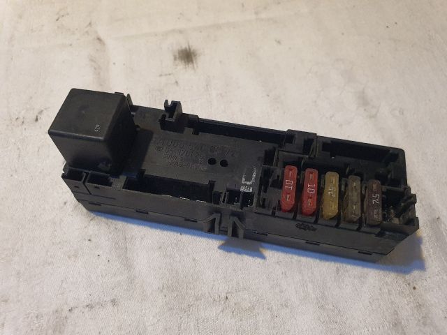 bontott MERCEDES-BENZ E-CLASS Biztosítéktábla Motortér