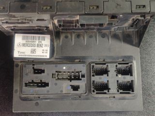 bontott MERCEDES-BENZ E-CLASS Biztosítéktábla Motortér