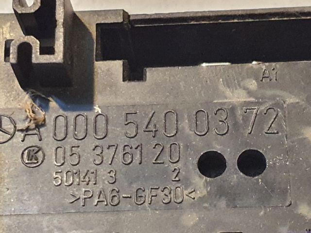 bontott MERCEDES-BENZ E-CLASS Biztosítéktábla Motortér