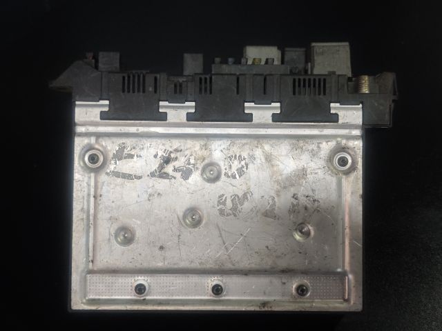 bontott MERCEDES-BENZ E-CLASS Biztosítéktábla Motortér