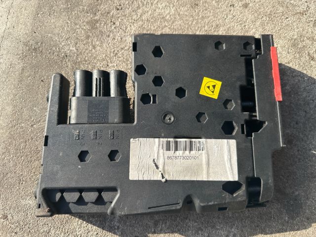 bontott MERCEDES-BENZ E-CLASS Biztosítéktábla Motortér