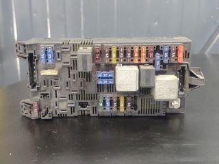 bontott MERCEDES-BENZ E-CLASS Biztosítéktábla Motortér