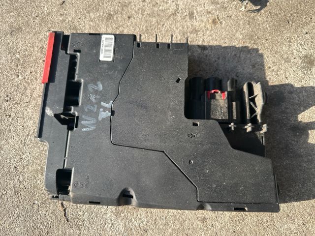 bontott MERCEDES-BENZ E-CLASS Biztosítéktábla Motortér