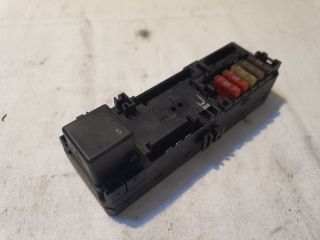 bontott MERCEDES-BENZ E-CLASS Biztosítéktábla Motortér