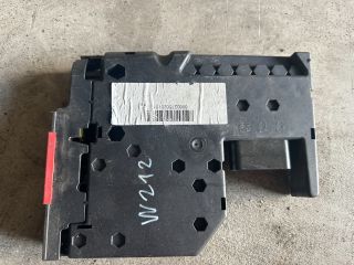 bontott MERCEDES-BENZ E-CLASS Biztosítéktábla Motortér