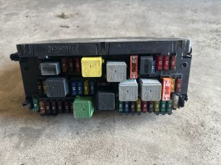 bontott MERCEDES-BENZ E-CLASS Biztosítéktábla Motortér