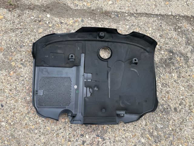 bontott MERCEDES-BENZ E-CLASS Felső Motorburkolat